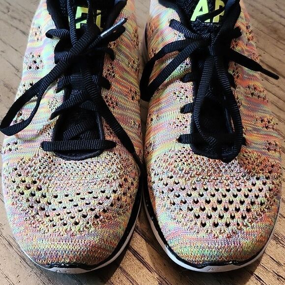 APL pro techloom flyknit running shoe size 7.5 - Picture 2 of 10